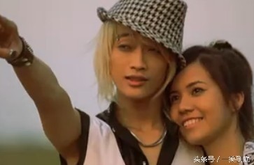 还记得当年越南杀马特组合么？已经成长为越南天团。细看变化史。