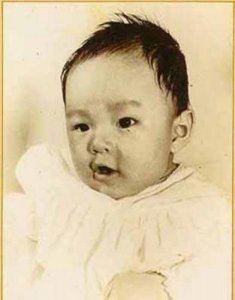 ​喜剧之王周星驰的童年少年青年照片（仔细看哈）