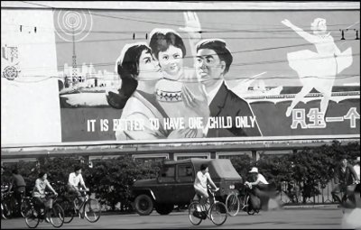 ​丈夫下岗后天天打牌不料隔壁开超市的老板说你老公手上有一项绝活