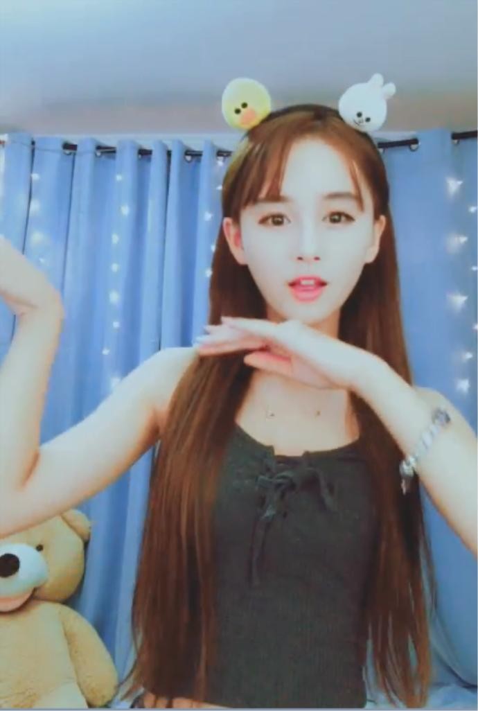 神豪哦哦哦改变打赏风格，中国蓝公会旗下三个中小美女主播受益