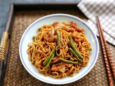 ​豆角蒸面超详细做法，学会都能开面馆了，面食主义者快收藏