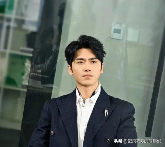 ​短剧达人：王奕然霸气威武十足，演技精湛，是行走的荷尔蒙。