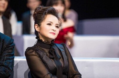 ​吴碧霞：为师表双岗建功 勤耕耘桃李天下