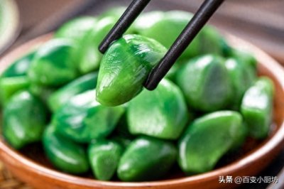 ​泡腊八蒜时，直接加醋就错了，牢记“3要3不要”，腊八蒜1天变绿