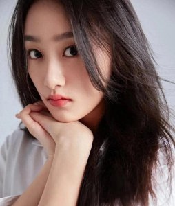 ​才貌双全的影坛新星黄子琪