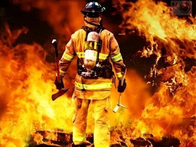 ​火光四射，逆行英雄消防战士牺牲，8年后，43岁母亲，现状如何？