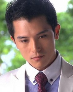 ​邱泽：演过配角，拿过影帝，却因感情被骂