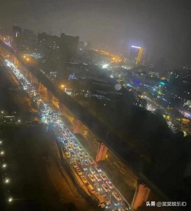 ​武汉江夏庙山为何一直道路破烂交通拥堵发展不前？