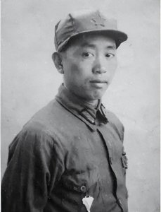 ​刘亚楼调任红1师师长，新官上任三把火，杨得志开会迟到被罚站！