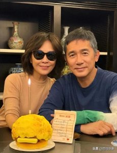 ​刘嘉玲与梁朝伟：娱乐圈的传奇人生之旅