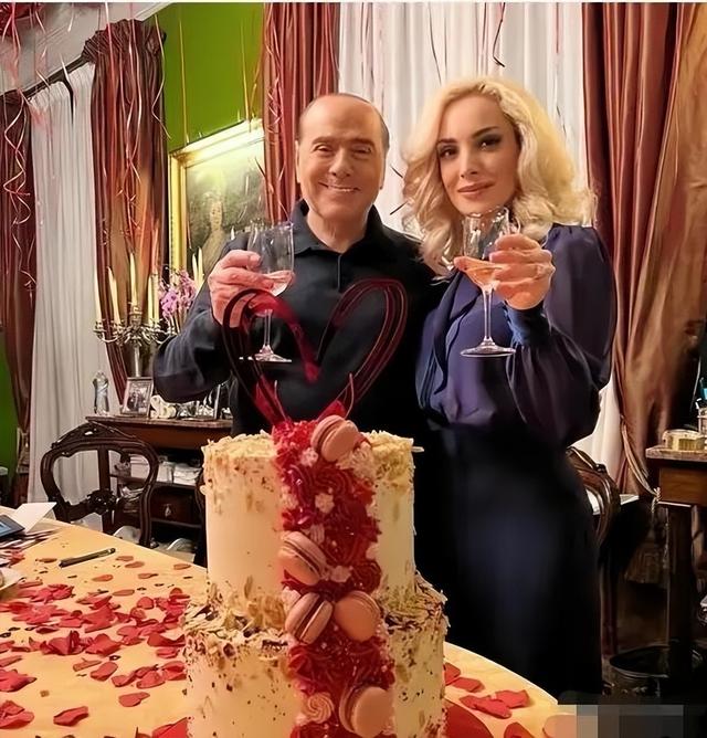 意大利的前总理是谁（86岁的意大利前总理）(11)