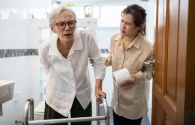 ​肛门癌来临前，会经历5个症状！一旦出现，别轻易忽视...