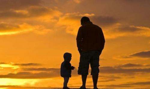 父爱如山的句子,关于父爱的优美句子开头和结尾图1