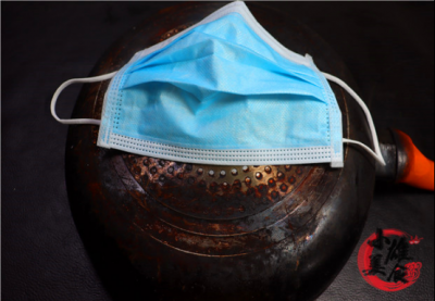 ​炒锅底烧糊的黑垢怎么去除（炒锅外面的油渍污垢怎样去除）