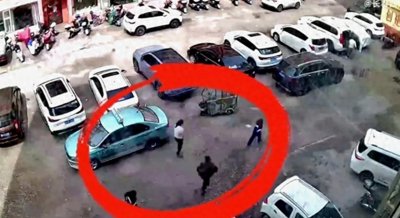 ​惊悚！山西女司机驾车碾压儿童后疯狂逃逸，网友怒斥：人性何在？