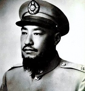 ​49年马步芳逃往沙特后看上侄女，威胁堂弟：若不嫁女，全家活不成