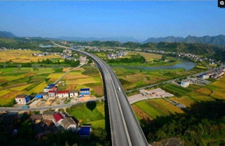 中国这十二个超级工程，每一个都耗资千亿，还有三个超过一万亿