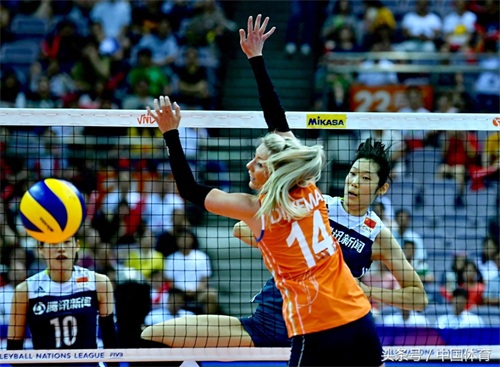 2018年世界女排联赛总决赛 中国队首轮3比1战胜荷兰队
