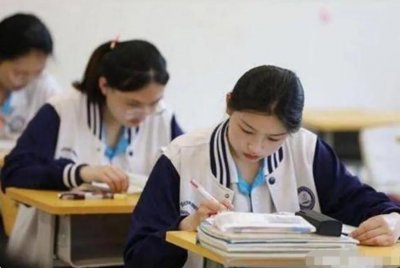 ​2022山东省高考状元公布，裸分成绩高达703分，来自这所重点中学