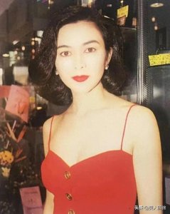 ​破茧成蝶：张冰茜，从公众焦点到幕后英雄的华丽蜕变