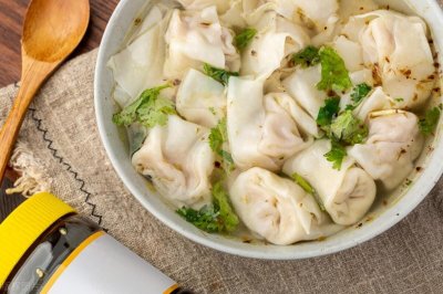 ​馄饨好吃有诀窍，手把手教你如何包馄饨，看一遍就会