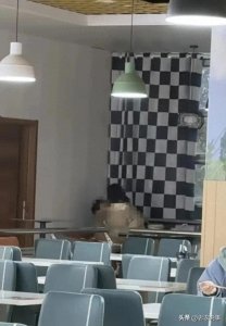 ​大瓜！网传高校男女学生在食堂中做不雅行为“羞羞”视频校方回应