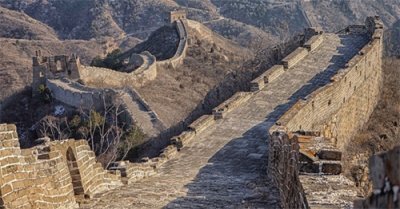 ​老人在临死之前高呼：革命尚未成功，同志仍需努力