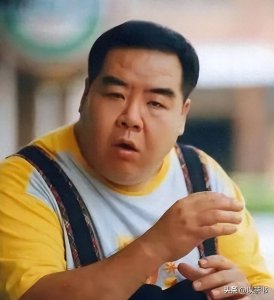 ​港星老戏骨郑则仕，负债千万卖掉豪宅住贫民区，今73岁仍坚持拍戏