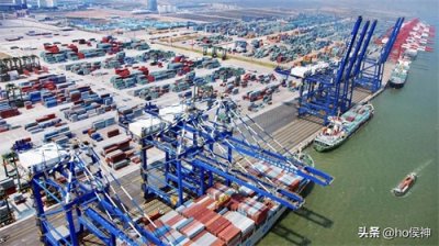 ​近三年中美贸易额：2022年达7594亿美元，23年6644亿美元，去年呢