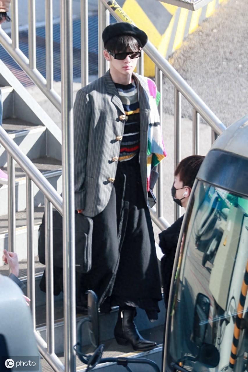 贝雷帽风潮正式回归,戴上就是18岁少女,鞠婧祎也忍不住赶时髦