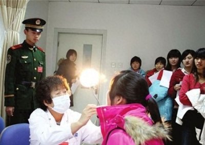 ​实拍神秘的女兵体检全过程