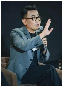 ​窦文涛和俞飞鸿