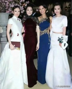 ​章子怡，巩俐，邓文迪，李冰冰，难得难得一见四位世界巨星同框，