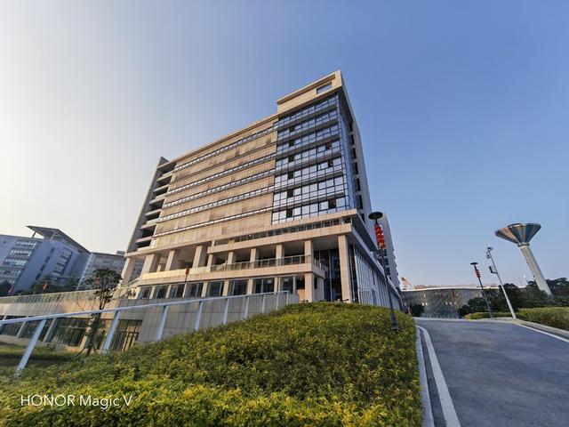 目前最好的几款折叠屏手机（三款热门折叠屏手机）(17)