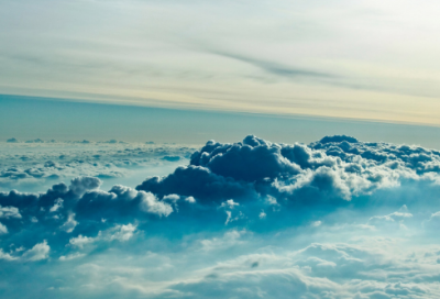 ​关于新的8月朋友圈文案2024_八月心情短语句子摘抄大全（精选推荐）