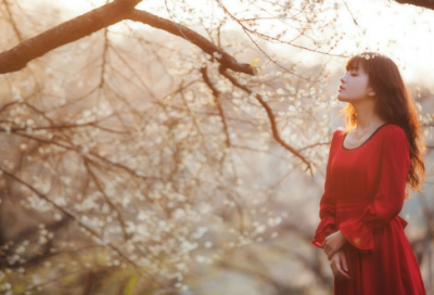 ​带穿梭的名字女生网名