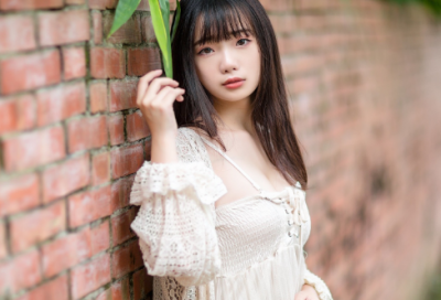 ​带八这个字的网名