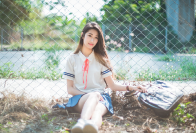 ​带看的谐音网名搞笑女孩